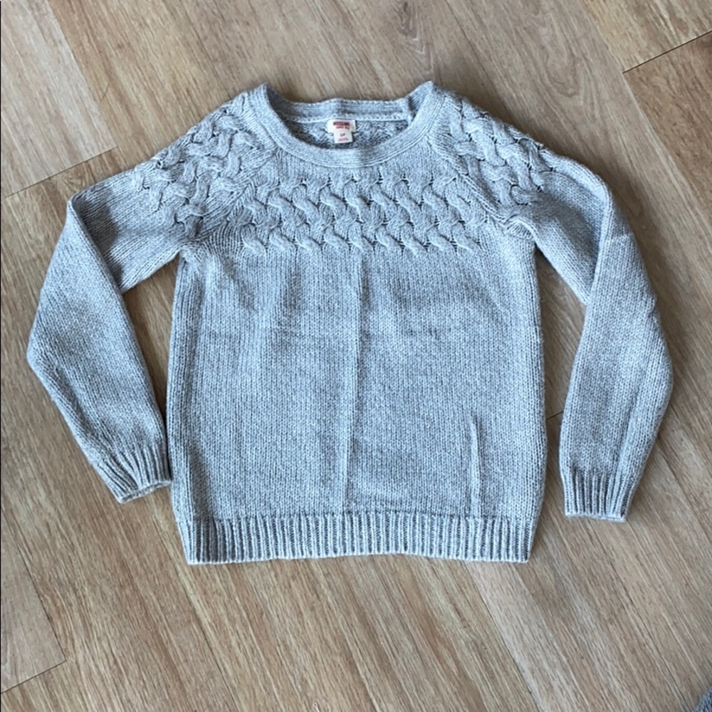 Grey sweater